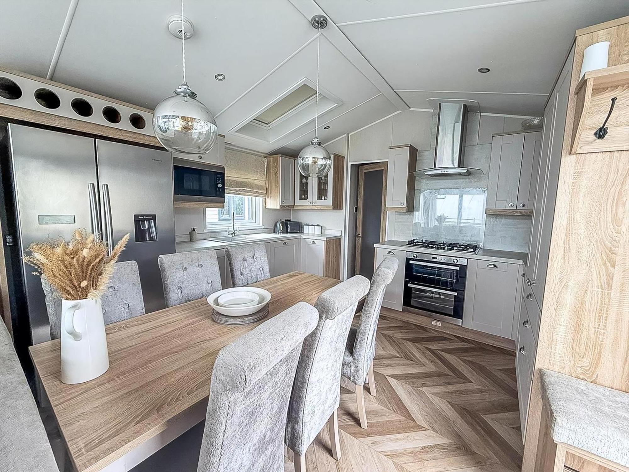 Beautiful Lodge With Full Sea Views At Broadland Sands In Suffolk Ref 20235Bs Hopton on Sea Экстерьер фото