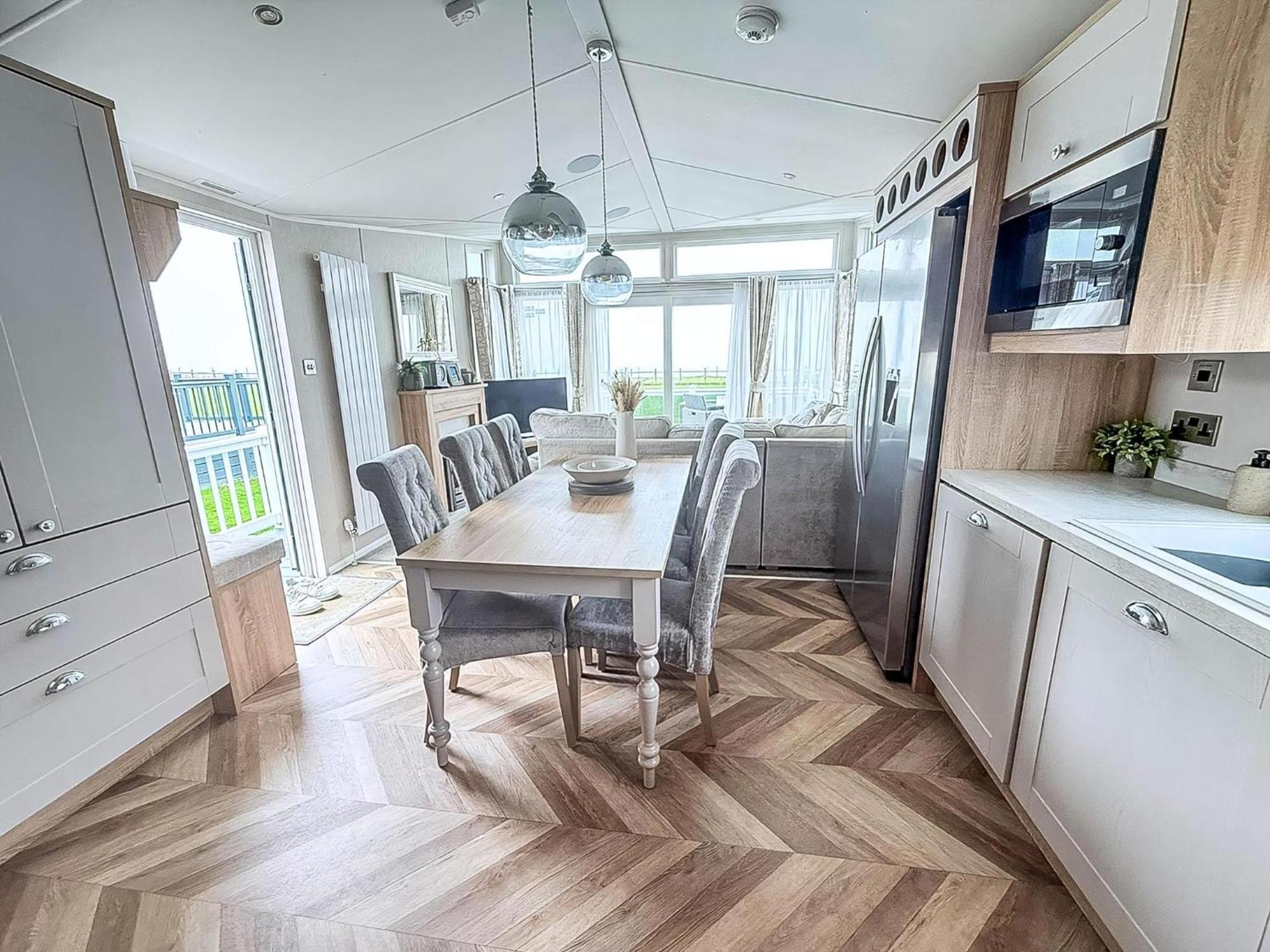 Beautiful Lodge With Full Sea Views At Broadland Sands In Suffolk Ref 20235Bs Hopton on Sea Экстерьер фото
