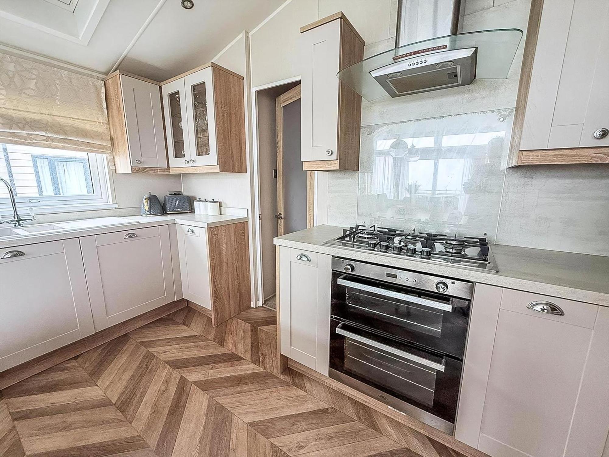 Beautiful Lodge With Full Sea Views At Broadland Sands In Suffolk Ref 20235Bs Hopton on Sea Экстерьер фото