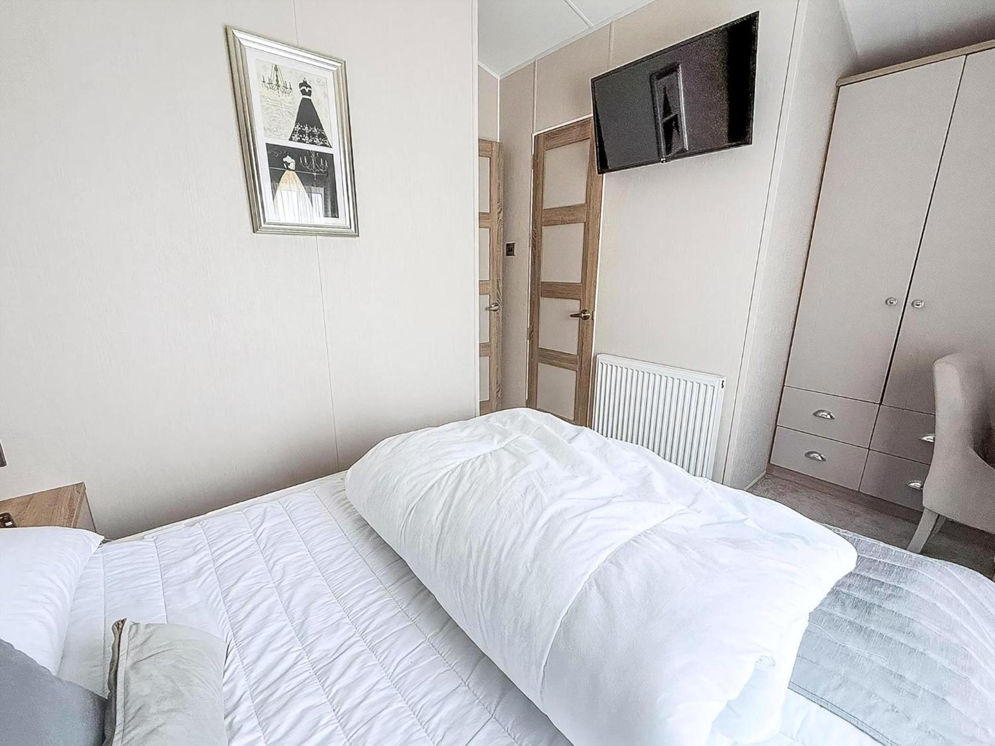 Beautiful Lodge With Full Sea Views At Broadland Sands In Suffolk Ref 20235Bs Hopton on Sea Экстерьер фото